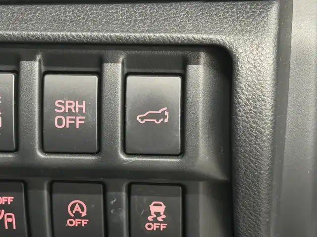 スバル フォレスター X－ブレイク 三重県 2018(平30)年 6.3万km クリスタルホワイトP ガソリン/4WD/MTモード付フロアCVT/純正 8インチ ダイヤトーンサウンドナビ/（FM/AM/CD/DVD/SD/MusicFolder/iPod/USB/TV/Bluetooth/AUX）/リヤビューモニター＆フロント・サイドビューモニター/ドライブレコーダー前方/ETC/EyeSight/・プリクラッシュブレーキ/・アクティブレーンキープ/・AT誤発進/誤後進抑制制御/・車線逸脱警報＆ふらつき警報/・全車速追従機能付クルコン/・先行車発進お知らせ機能/・後退時ブレーキサポート/［OP：アドバンスドセイフティパッケージ］/・アダプティブドライビングビーム/・スバルリヤビークルディテクション（SRVD：後側方警戒支援システム）/装備/・スマートリヤビューミラー（デジタルインナーミラー）*/・撥水ハーフレザーシート/・8wayパワーシート（Dメモリー付/N）/・シートヒーター（D/N/2nd左右）/・ステアリングヒーター/・オートライト＆ワイパー/・ステアリング連動LEDヘッドランプ（SRH）/・ルーフレール/・左右独立オートエアコン/・電子パーキングブレーキ/・パドルシフト/・ステアリングスイッチ/・17inAW/・スマートキーx1/など