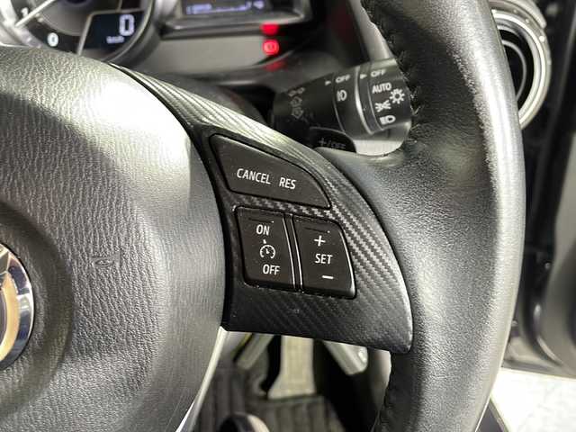 マツダ デミオ XD ツーリング 沖縄県 2015(平27)年 9万km メテオグレーマイカ 県外仕入/禁煙車/純正ナビ/ CD/DVD/Bluetooth/フルセグTV/スマートシティブレーキ/ヘッドアップディスプレイ/クルーズコントロール/ETC/ステアリングスイッチ/パドルシフト/ターボ/スペアキー/純正アルミホイール