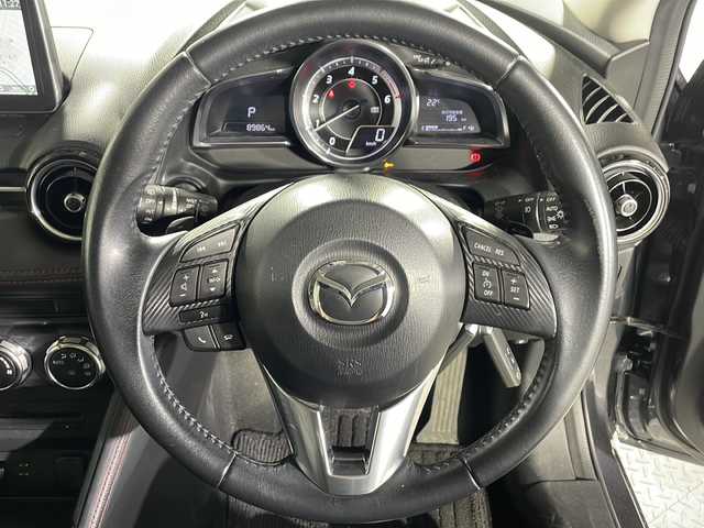 マツダ デミオ XD ツーリング 沖縄県 2015(平27)年 9万km メテオグレーマイカ 県外仕入/禁煙車/純正ナビ/ CD/DVD/Bluetooth/フルセグTV/スマートシティブレーキ/ヘッドアップディスプレイ/クルーズコントロール/ETC/ステアリングスイッチ/パドルシフト/ターボ/スペアキー/純正アルミホイール