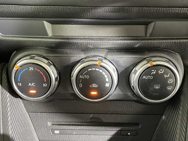 マツダ デミオ XD ツーリング 沖縄県 2015(平27)年 9万km メテオグレーマイカ 県外仕入/禁煙車/純正ナビ/ CD/DVD/Bluetooth/フルセグTV/スマートシティブレーキ/ヘッドアップディスプレイ/クルーズコントロール/ETC/ステアリングスイッチ/パドルシフト/ターボ/スペアキー/純正アルミホイール