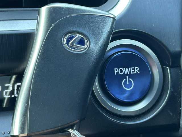 レクサス ＵＸ 250h Fスポーツ 島根県 2019(平31)年 3.2万km ホワイトノーヴァガラスフレーク 登録時走行距離　31114km/ワンオーナー/取扱説明書/純正ナビ/AM/FM/Bluetooth/CD/DVD/フルセグテレビ/バックカメラ/パドルシフト/レーダークルーズコントロール/レーンキープアシスト/ブラインドスポットモニター/パワーバックドア/電動格納ミラー/電動パーキング/ブレーキホールド/パワーシート（DN席）/メモリシート/シートヒーター（DN席）/ステアリングヒーター/純正フロアマット/プリクラッシュセーフティシステム/パーキングサポートアラート/パーキングサポートブレーキ/ETC2.0/純正アルミ１８インチ