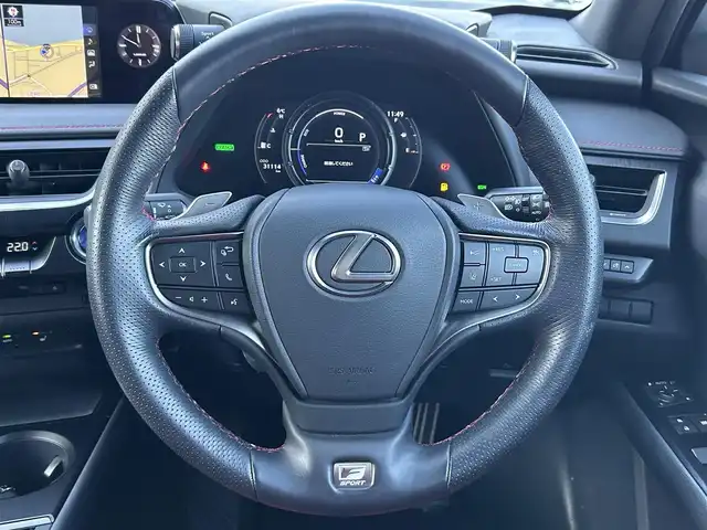 レクサス ＵＸ 250h Fスポーツ 島根県 2019(平31)年 3.2万km ホワイトノーヴァガラスフレーク 登録時走行距離　31114km/ワンオーナー/取扱説明書/純正ナビ/AM/FM/Bluetooth/CD/DVD/フルセグテレビ/バックカメラ/パドルシフト/レーダークルーズコントロール/レーンキープアシスト/ブラインドスポットモニター/パワーバックドア/電動格納ミラー/電動パーキング/ブレーキホールド/パワーシート（DN席）/メモリシート/シートヒーター（DN席）/ステアリングヒーター/純正フロアマット/プリクラッシュセーフティシステム/パーキングサポートアラート/パーキングサポートブレーキ/ETC2.0/純正アルミ１８インチ