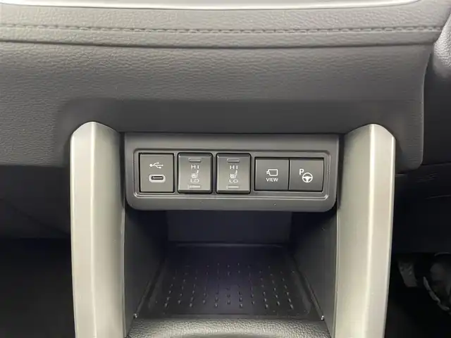 トヨタ カローラ クロス ハイブリッド Z 大分県 2024(令6)年 0.1万km プラチナホワイトパールマイカ トヨタセーフティセンス/・プリクラッシュセーフティ/・レーントレーシングアシスト/・オートマチックハイビーム/・レーダークルーズコントロール/純正ディスプレイオーディオ/（BT/フルセグTV/AppleCarPlay/パノラミックビューモニター/パノラマルーフ/パワーバックドア/LEDオートライト/フォグランプ/ハーフレザーシート/パワーシート/シートヒーター/純正18インチアルミホイール/クリアランスソナー/スマートキー/ETC2.0/保証書