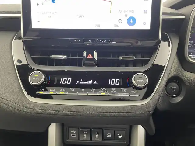 トヨタ カローラ クロス ハイブリッド Z 大分県 2024(令6)年 0.1万km プラチナホワイトパールマイカ トヨタセーフティセンス/・プリクラッシュセーフティ/・レーントレーシングアシスト/・オートマチックハイビーム/・レーダークルーズコントロール/純正ディスプレイオーディオ/（BT/フルセグTV/AppleCarPlay/パノラミックビューモニター/パノラマルーフ/パワーバックドア/LEDオートライト/フォグランプ/ハーフレザーシート/パワーシート/シートヒーター/純正18インチアルミホイール/クリアランスソナー/スマートキー/ETC2.0/保証書