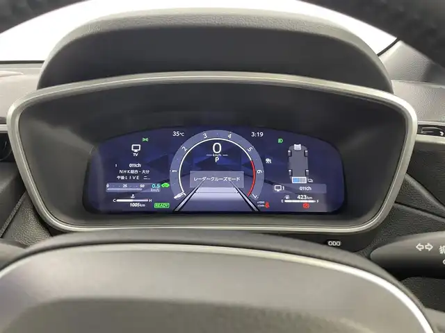 トヨタ カローラ クロス ハイブリッド Z 大分県 2024(令6)年 0.1万km プラチナホワイトパールマイカ トヨタセーフティセンス/・プリクラッシュセーフティ/・レーントレーシングアシスト/・オートマチックハイビーム/・レーダークルーズコントロール/純正ディスプレイオーディオ/（BT/フルセグTV/AppleCarPlay/パノラミックビューモニター/パノラマルーフ/パワーバックドア/LEDオートライト/フォグランプ/ハーフレザーシート/パワーシート/シートヒーター/純正18インチアルミホイール/クリアランスソナー/スマートキー/ETC2.0/保証書