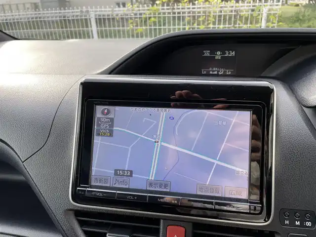トヨタ ヴォクシー ZS 福島県 2014(平26)年 13.4万km ボルドーマイカメタリック (株)IDOMが運営する【じしゃロン福島店】の自社ローン専用車両になります。こちらは現金またはオートローンご利用時の価格です。自社ローンご希望の方は別途その旨お申付け下さい/純正SDナビ/ETC/片側パワースライドドア/プッシュスタート/アイドリングストップ/ドアバイザー/革巻きステアリング/ステアリングリモコン/ECOモード/フリップダウンモニター/禁煙車