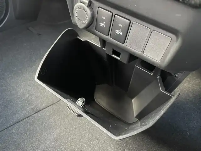 トヨタ ルーミー カスタムG 福島県 2025(令7)年 0.5万km パールホワイトⅢ スマートアシスト/レーダークルーズコントロール/純正ディスプレイオーディオ/（Carplay/AM/FM/BT/フルセグTV）/バックカメラ/両側パワースライドドア/前席シートヒーター/前後コーナーセンサー/純正14インチAW/ドアバイザー/LEDオートヘッドライト/プッシュスタート/スマートキー/アイドリングストップ