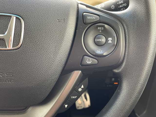 ホンダ フリード ハイブリット G ホンダセンシング 沖縄県 2016(平28)年 8.6万km ルナシルバーM 純正９インチナビ(VXM-175VFNI)　/(フルセグＴＶ　ＣＤ　ＤＶＤ　Bluetooth)　/フリップダウンモニター　/バックカメラ　/ＥＴＣ　/ドライブレコーダー前後　/ホンダセンシング/●衝突軽減ブレーキ〈CMBS〉/●誤発進抑制機能/●ACC〈アダプティブ・クルーズ・コントロール〉/●LKAS〈車線維持支援システム〉/●歩行者事故低減ステアリング/●路外逸脱抑制機能/●先行車発進お知らせ機能/●標識認識機能/両側パワースライドドア　/純正フロアマット　/ＬＥＤヘッドライト/オートヘッドライト/プッシュスタート/スマートキー/純正フロアマット/保証書/取扱説明書