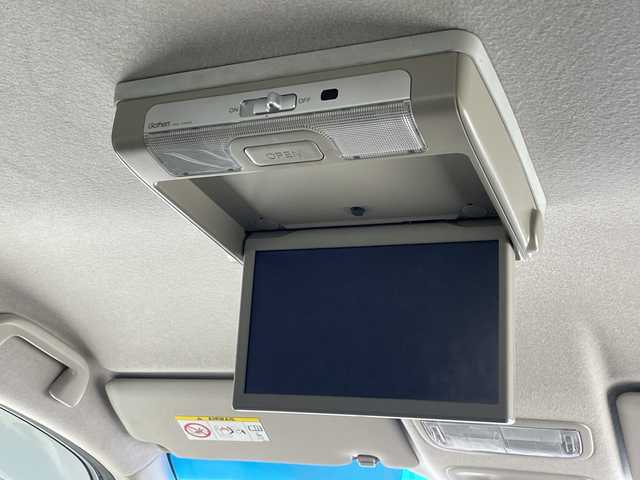 ホンダ フリード ハイブリット G ホンダセンシング 沖縄県 2016(平28)年 8.6万km ルナシルバーM 純正９インチナビ(VXM-175VFNI)　/(フルセグＴＶ　ＣＤ　ＤＶＤ　Bluetooth)　/フリップダウンモニター　/バックカメラ　/ＥＴＣ　/ドライブレコーダー前後　/ホンダセンシング/●衝突軽減ブレーキ〈CMBS〉/●誤発進抑制機能/●ACC〈アダプティブ・クルーズ・コントロール〉/●LKAS〈車線維持支援システム〉/●歩行者事故低減ステアリング/●路外逸脱抑制機能/●先行車発進お知らせ機能/●標識認識機能/両側パワースライドドア　/純正フロアマット　/ＬＥＤヘッドライト/オートヘッドライト/プッシュスタート/スマートキー/純正フロアマット/保証書/取扱説明書