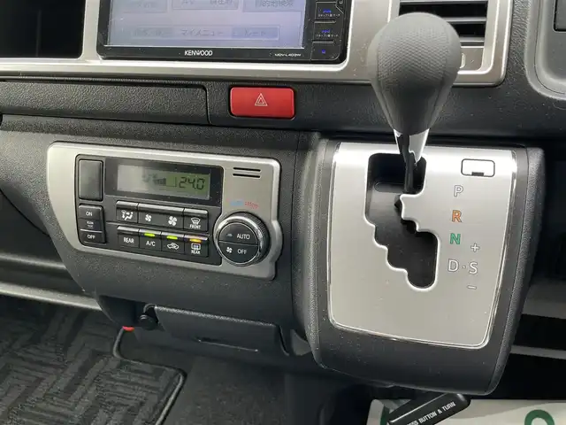 トヨタ ハイエース グランドキャビン 宮崎県 2015(平27)年 4万km ノーブルパールトーニングⅡ ETC/バックカメラ/メモリナビ/ワンセグテレビ/パワースライドドア/リモコンキー/10人乗り/オートライト/パワーステアリング/ダブルエアバッグ/DVD再生/CD再生