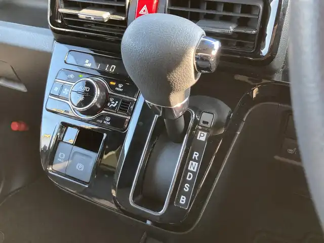ダイハツ タント カスタム X 鳥取県 2023(令5)年 2.8万km クールバイオレットクリスタルシャイン ４WD/社外ナビ/ワンセグ/DVD/CD/BT/バックカメラ/ETC/スマートアシスト/前後コーナーセンサー/ハーフレザーシート/前席シートヒーター/両側パワースライドドア/LEDヘットライト/フォグライト/オートマチックハイビーム/純正14インチアルミホイール/プッシュエンジンスタート/スマートキー×2/アイドリングストップ/純正フロアマット/ドアバイザー/スタットレスセット積み込み（タイヤ溝5部山）