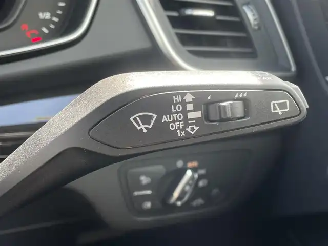 アウディ Ｑ５ 2．0TFSIクワトロ スポーツ 東京都 2018(平30)年 3.8万km デイトナグレーパールエフェクト S-Lineパッケージ/純正HDDナビ/フルセグTV/バックモニター/クルーズコントロール/純正LEDヘッドライト/S-Lineバンパー/S-Lineエクステリアロゴ/ドアシルトリムS-Lineロゴ/ハーフレザーシート/純正20インチアルミホイール/ルーフレール/プッシュスタート/D席/N席パワーシート/D席/N席シートヒーター/パークアシスト/ステアリングスイッチ/ハンズフリーフォン/純正トノカバー/スペアキー/電動リアゲート