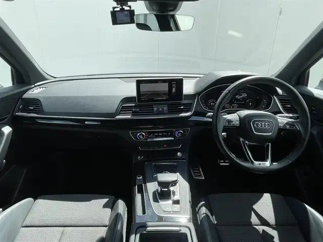 アウディ Ｑ５ 2．0TFSIクワトロ スポーツ 東京都 2018(平30)年 3.8万km デイトナグレーパールエフェクト S-Lineパッケージ/純正HDDナビ/フルセグTV/バックモニター/クルーズコントロール/純正LEDヘッドライト/S-Lineバンパー/S-Lineエクステリアロゴ/ドアシルトリムS-Lineロゴ/ハーフレザーシート/純正20インチアルミホイール/ルーフレール/プッシュスタート/D席/N席パワーシート/D席/N席シートヒーター/パークアシスト/ステアリングスイッチ/ハンズフリーフォン/純正トノカバー/スペアキー/電動リアゲート
