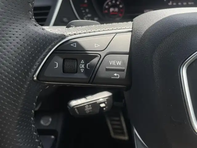 アウディ Ｑ５ 2．0TFSIクワトロ スポーツ 東京都 2018(平30)年 3.8万km デイトナグレーパールエフェクト S-Lineパッケージ/純正HDDナビ/フルセグTV/バックモニター/クルーズコントロール/純正LEDヘッドライト/S-Lineバンパー/S-Lineエクステリアロゴ/ドアシルトリムS-Lineロゴ/ハーフレザーシート/純正20インチアルミホイール/ルーフレール/プッシュスタート/D席/N席パワーシート/D席/N席シートヒーター/パークアシスト/ステアリングスイッチ/ハンズフリーフォン/純正トノカバー/スペアキー/電動リアゲート