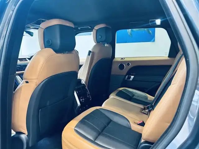 ランドローバー レンジローバースポーツ オートバイオグラフィーダイナミ 大阪府 2019(令1)年 3.9万km グレー 純正ナビ/・フルセグTV/ラジオ/Bluetooth		/全方位カメラ/ETC【DSRC】	/MERIDIANサウンドシステム/茶/黒コンビレザーシート 			/前席パワーシート/エアーシート		/前後席シートヒーター/クリアランスソナー/衝突回避システム/レーンディパーチャーアラート/ブラインドスポットモニター/クロストラフィックモニター		/パワーバックドア/純正21インチAW/オートライト/純正LEDライト/フロント/バックフォグ/プッシュEgスタート/ストップ/スマートキー×2/ターンランプ付電動格納ドアミラー