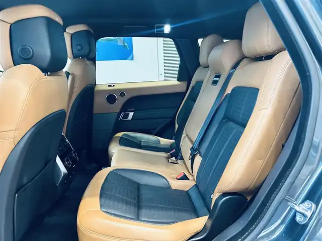 ランドローバー レンジローバースポーツ オートバイオグラフィーダイナミ 大阪府 2019(令1)年 3.9万km グレー 純正ナビ/・フルセグTV/ラジオ/Bluetooth		/全方位カメラ/ETC【DSRC】	/MERIDIANサウンドシステム/茶/黒コンビレザーシート 			/前席パワーシート/エアーシート		/前後席シートヒーター/クリアランスソナー/衝突回避システム/レーンディパーチャーアラート/ブラインドスポットモニター/クロストラフィックモニター		/パワーバックドア/純正21インチAW/オートライト/純正LEDライト/フロント/バックフォグ/プッシュEgスタート/ストップ/スマートキー×2/ターンランプ付電動格納ドアミラー