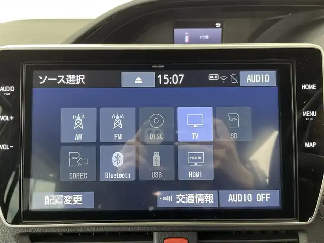 トヨタ ノア Si ダブルバイビーⅢ 群馬県 2020(令2)年 7万km ホワイトパールクリスタルシャイン 純正１０インチナビ　バックカメラ　両側パワースライドドア　クルーズコントロール　ＬＥＤ　ハーフレザーシート　純正１６インチＡＷ　ステアリングリモコン　ドライブレコーダー　ＥＴＣ２．０　禁煙車