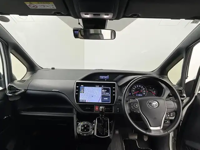 トヨタ ノア Si ダブルバイビーⅢ 群馬県 2020(令2)年 7万km ホワイトパールクリスタルシャイン 純正１０インチナビ　バックカメラ　両側パワースライドドア　クルーズコントロール　ＬＥＤ　ハーフレザーシート　純正１６インチＡＷ　ステアリングリモコン　ドライブレコーダー　ＥＴＣ２．０　禁煙車