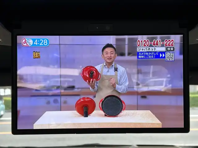 トヨタ ヴェルファイア ハイブリット Z プレミア 群馬県 2025(令7)年 0.8万km プラチナホワイトパールマイカ ワンオーナー/ガラスルーフ/純正メモリナビ/(BT/フルセグTV)/全周囲カメラ/後席フリップダウンモニター/追従機能付きクルーズコントロール/両側パワースライドドア/電動リアゲート/ETC2.0/盗難防止装置/オットマン/シートヒーター(D/Nセカンドシート)/ステアリングヒーター/プッシュスタート/スマートキー×２/保証書