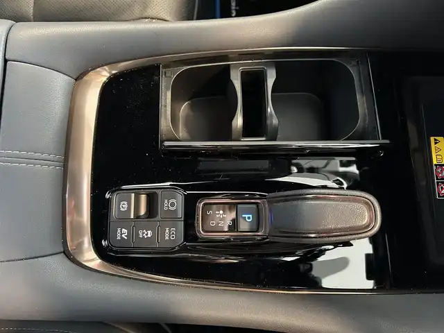 トヨタ ヴェルファイア ハイブリット Z プレミア 群馬県 2025(令7)年 0.8万km プラチナホワイトパールマイカ ワンオーナー/ガラスルーフ/純正メモリナビ/(BT/フルセグTV)/全周囲カメラ/後席フリップダウンモニター/追従機能付きクルーズコントロール/両側パワースライドドア/電動リアゲート/ETC2.0/盗難防止装置/オットマン/シートヒーター(D/Nセカンドシート)/ステアリングヒーター/プッシュスタート/スマートキー×２/保証書