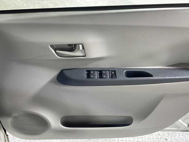 ダイハツ ミラ イース L 沖縄県 2017(平29)年 6.1万km ホワイト 禁煙車　/スマートアシスト　/社外ナビ　Ｂｌｕｅｔｏｏｔｈ　ＤＶＤ　ＣＤ　ラジオ　/ＥＴＣ