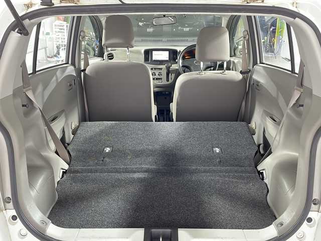 ダイハツ ミラ イース L 沖縄県 2017(平29)年 6.1万km ホワイト 禁煙車　/スマートアシスト　/社外ナビ　Ｂｌｕｅｔｏｏｔｈ　ＤＶＤ　ＣＤ　ラジオ　/ＥＴＣ