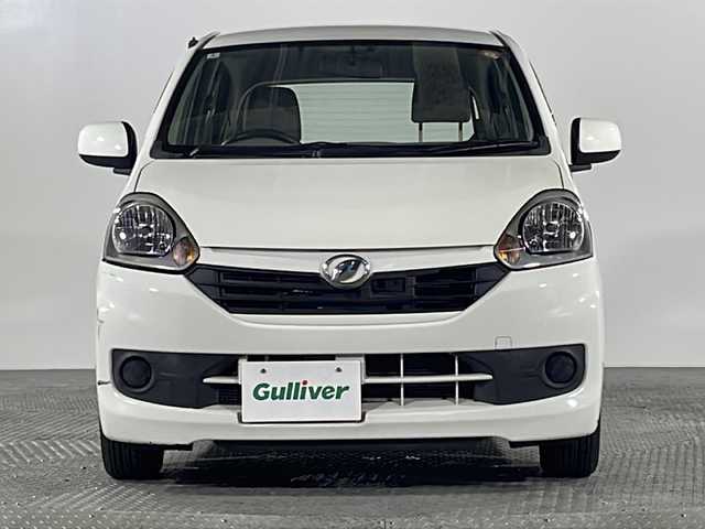 ダイハツ ミラ イース L 沖縄県 2017(平29)年 6.1万km ホワイト 禁煙車　/スマートアシスト　/社外ナビ　Ｂｌｕｅｔｏｏｔｈ　ＤＶＤ　ＣＤ　ラジオ　/ＥＴＣ