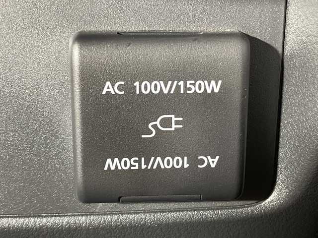 マツダ ＣＸ－６０ XD HV プレミアムスポーツ 神奈川県 2022(令4)年 2.4万km プラチナクォーツメタリック 4WD【ヒルディセントコントロール/リアフォグランプ】/ディーゼルターボ/マツダコネクト12.3型SDナビゲーション/フルセグ　Bluetooth　USB　HDMI/BOSEサウンドシステム/パノラマサンルーフ【ツイン】/パワーバックドア/-ACTIVSENSE/スマートブレーキサポート/誤発進抑制制御/車線逸脱警報システム/降車支援機能付ブラインドスポットモニタリング/レーンキープアシストシステム/緊急時車線維持支援/接近車両検知/レーダークルーズコントロール/クルージングトラフィックサポート/革巻きステアリング/パドルシフト/ステアリングヒーター/電動チルトテレスコピックステアリング/交通標識認識システム/ドライバー異常対応システム/革/レガーヌコンビシート/前席パワーシート/ペンチレーション/前席後席シートヒーター/ドライバーパソナライズ/アドバンストキーレスエントリーシステム/ワイヤレス充電器/AC100Vコンセント/社外前後ドライブレコーダー/純正ETC/アダブティブLEDヘッドランプ/純正20インチアルミホイール/スペアキー