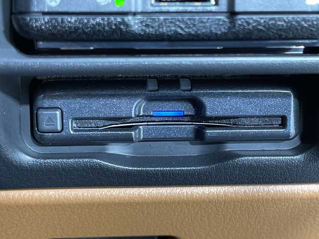 マツダ ＣＸ－６０ XD HV プレミアムスポーツ 神奈川県 2022(令4)年 2.4万km プラチナクォーツメタリック 4WD【ヒルディセントコントロール/リアフォグランプ】/ディーゼルターボ/マツダコネクト12.3型SDナビゲーション/フルセグ　Bluetooth　USB　HDMI/BOSEサウンドシステム/パノラマサンルーフ【ツイン】/パワーバックドア/-ACTIVSENSE/スマートブレーキサポート/誤発進抑制制御/車線逸脱警報システム/降車支援機能付ブラインドスポットモニタリング/レーンキープアシストシステム/緊急時車線維持支援/接近車両検知/レーダークルーズコントロール/クルージングトラフィックサポート/革巻きステアリング/パドルシフト/ステアリングヒーター/電動チルトテレスコピックステアリング/交通標識認識システム/ドライバー異常対応システム/革/レガーヌコンビシート/前席パワーシート/ペンチレーション/前席後席シートヒーター/ドライバーパソナライズ/アドバンストキーレスエントリーシステム/ワイヤレス充電器/AC100Vコンセント/社外前後ドライブレコーダー/純正ETC/アダブティブLEDヘッドランプ/純正20インチアルミホイール/スペアキー