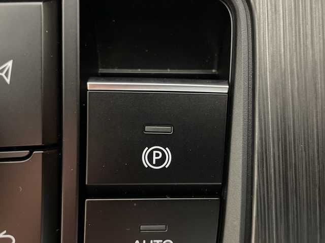 マツダ ＣＸ－６０ XD HV プレミアムスポーツ 神奈川県 2022(令4)年 2.4万km プラチナクォーツメタリック 4WD【ヒルディセントコントロール/リアフォグランプ】/ディーゼルターボ/マツダコネクト12.3型SDナビゲーション/フルセグ　Bluetooth　USB　HDMI/BOSEサウンドシステム/パノラマサンルーフ【ツイン】/パワーバックドア/-ACTIVSENSE/スマートブレーキサポート/誤発進抑制制御/車線逸脱警報システム/降車支援機能付ブラインドスポットモニタリング/レーンキープアシストシステム/緊急時車線維持支援/接近車両検知/レーダークルーズコントロール/クルージングトラフィックサポート/革巻きステアリング/パドルシフト/ステアリングヒーター/電動チルトテレスコピックステアリング/交通標識認識システム/ドライバー異常対応システム/革/レガーヌコンビシート/前席パワーシート/ペンチレーション/前席後席シートヒーター/ドライバーパソナライズ/アドバンストキーレスエントリーシステム/ワイヤレス充電器/AC100Vコンセント/社外前後ドライブレコーダー/純正ETC/アダブティブLEDヘッドランプ/純正20インチアルミホイール/スペアキー