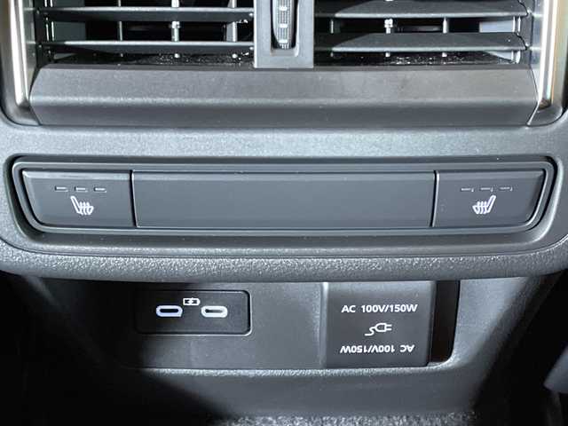 マツダ ＣＸ－６０ XD HV プレミアムスポーツ 神奈川県 2022(令4)年 2.4万km プラチナクォーツメタリック 4WD【ヒルディセントコントロール/リアフォグランプ】/ディーゼルターボ/マツダコネクト12.3型SDナビゲーション/フルセグ　Bluetooth　USB　HDMI/BOSEサウンドシステム/パノラマサンルーフ【ツイン】/パワーバックドア/-ACTIVSENSE/スマートブレーキサポート/誤発進抑制制御/車線逸脱警報システム/降車支援機能付ブラインドスポットモニタリング/レーンキープアシストシステム/緊急時車線維持支援/接近車両検知/レーダークルーズコントロール/クルージングトラフィックサポート/革巻きステアリング/パドルシフト/ステアリングヒーター/電動チルトテレスコピックステアリング/交通標識認識システム/ドライバー異常対応システム/革/レガーヌコンビシート/前席パワーシート/ペンチレーション/前席後席シートヒーター/ドライバーパソナライズ/アドバンストキーレスエントリーシステム/ワイヤレス充電器/AC100Vコンセント/社外前後ドライブレコーダー/純正ETC/アダブティブLEDヘッドランプ/純正20インチアルミホイール/スペアキー