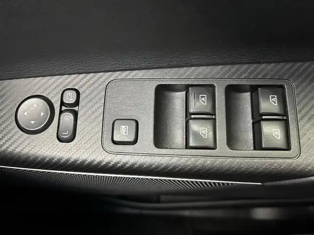 三菱 デリカＤ：５ アーバンギア G パワーパッケージ 鹿児島県 2019(平31)年 5.9万km アイガーグレーメタリック e-Assist【運転支援機能】/・衝突被害軽減ブレーキシステム/・車線逸脱警報システム	/・レーダークルーズコントロールシステム/・オートマチックハイビーム/・誤発進抑制機能（前進時）/マルチアラウンドモニター/バックカメラ/純正10インチメモリナビ【QY-9000M-B】/（CD/DVD/フルセグ/BT/SD/iPod）/ビルトインETC/両側パワースライドドア/革巻きステアリング/ステアリングリモコン/パドルシフト/オールオートウィンドウ/前席シートヒーター/運転席パワーシート/パワーバックドア/純正LEDヘッドライト/フロントフォグランプ/オートライト/自動防眩式インナーミラー/電動パーキングブレーキ/ブレーキホールド/電動格納ミラー/純正フロアマット/純正ドアバイザー/純正18インチアルミ/アイドリングストップ/保証書&取扱説明書