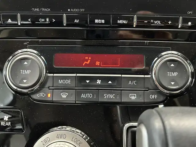 三菱 デリカＤ：５ アーバンギア G パワーパッケージ 鹿児島県 2019(平31)年 5.9万km アイガーグレーメタリック e-Assist【運転支援機能】/・衝突被害軽減ブレーキシステム/・車線逸脱警報システム	/・レーダークルーズコントロールシステム/・オートマチックハイビーム/・誤発進抑制機能（前進時）/マルチアラウンドモニター/バックカメラ/純正10インチメモリナビ【QY-9000M-B】/（CD/DVD/フルセグ/BT/SD/iPod）/ビルトインETC/両側パワースライドドア/革巻きステアリング/ステアリングリモコン/パドルシフト/オールオートウィンドウ/前席シートヒーター/運転席パワーシート/パワーバックドア/純正LEDヘッドライト/フロントフォグランプ/オートライト/自動防眩式インナーミラー/電動パーキングブレーキ/ブレーキホールド/電動格納ミラー/純正フロアマット/純正ドアバイザー/純正18インチアルミ/アイドリングストップ/保証書&取扱説明書