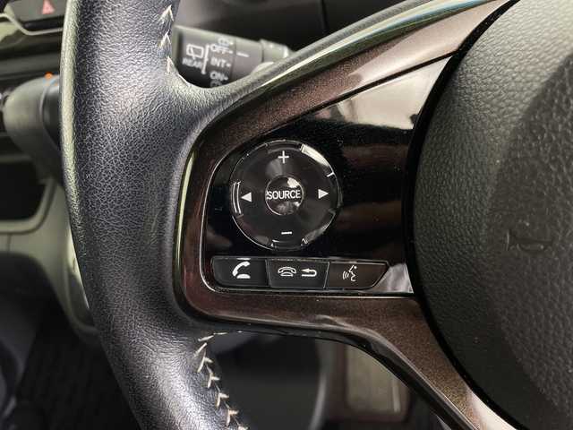 ホンダ Ｎ ＢＯＸ カスタム G EX ターボ ホンダセンシング 鹿児島県 2018(平30)年 6.4万km プラチナホワイトパール 純正ナビ/（CD/DVD/BT/フルセグTV）/両側パワースライドドア/アダプティブクルーズコントロール/衝突被害軽減ブレーキ/レーンキープアシスト/両側パワースライドドア/オートライト/オートマチックハイビーム/ハーフレザーシート/バックカメラ/スマートキー/プッシュスタート/リアサンシェード/パドルシフト/取説、保証書