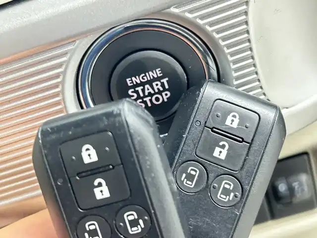スズキ スペーシア HYBRID X 三重県 2018(平30)年 5.3万km オフブルーM 禁煙車/社外ナビゲーション/ーCD/DVD/USB/Bluetooth/HDMI/衝突軽減ブレーキ　/レーンキープアシスト　/両側パワースライドドア　/オートライト／オートハイビーム機能　/ＥＴＣ　/プッシュスタート／スマートキー　/アイドリングストップ　/シートヒーター　/スペアキー