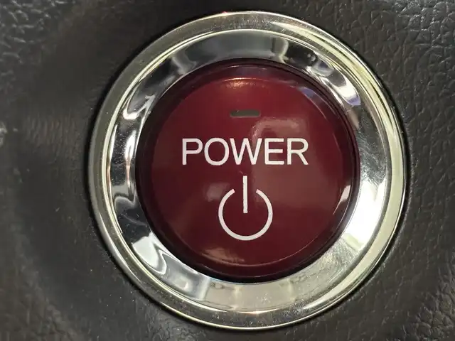 ホンダ シャトル ハイブリッド Z 福岡県 2015(平27)年 10.6万km ホワイトオーキッドパール 純正ナビ／フルセグＴＶ　/バックカメラ　/ビルトインＥＴＣ　/前後ドラレコ　/クルーズコントロール　/シティブレーキアクティブシステム　/パドルシフト　/フロントガラス熱線スイッチ　/ECON　/ハーフレザー　/シートヒーター　/ステアリングスイッチ　/純正１６インチアルミホイール　/LEDヘッドライト