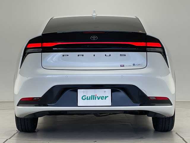 トヨタ プリウス Z 愛知県 2023(令5)年 2.3万km プラチナホワイトパールマイカ トヨタセーフティセンス/アドバンストパーク/純正12.3型ディスプレイオーディオ　ナビ機能なし/全方位カメラ/レーダークルーズコントロール/シートヒーター/エアシート/バックカメラ/電動リアゲート/パワーシート/コーナーセンサー/純正アルミホイール/ETC2.0/ブラインドスポットモニター/LEDヘッドライト/ステアリングヒーター/オートマチックハイビーム/衝突軽減システム/フルセグ/Bluetooth/ステアリングスイッチ/スマートキー/プッシュスタート