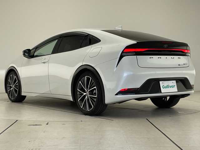 トヨタ プリウス Z 愛知県 2023(令5)年 2.3万km プラチナホワイトパールマイカ トヨタセーフティセンス/アドバンストパーク/純正12.3型ディスプレイオーディオ　ナビ機能なし/全方位カメラ/レーダークルーズコントロール/シートヒーター/エアシート/バックカメラ/電動リアゲート/パワーシート/コーナーセンサー/純正アルミホイール/ETC2.0/ブラインドスポットモニター/LEDヘッドライト/ステアリングヒーター/オートマチックハイビーム/衝突軽減システム/フルセグ/Bluetooth/ステアリングスイッチ/スマートキー/プッシュスタート