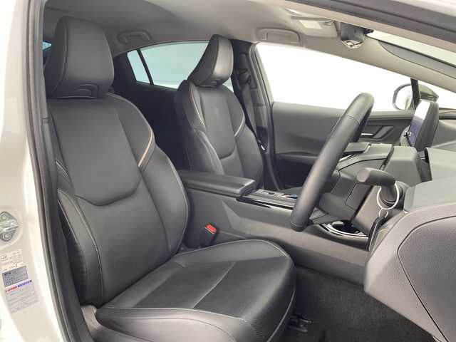 トヨタ プリウス Z 愛知県 2023(令5)年 2.3万km プラチナホワイトパールマイカ トヨタセーフティセンス/アドバンストパーク/純正12.3型ディスプレイオーディオ　ナビ機能なし/全方位カメラ/レーダークルーズコントロール/シートヒーター/エアシート/バックカメラ/電動リアゲート/パワーシート/コーナーセンサー/純正アルミホイール/ETC2.0/ブラインドスポットモニター/LEDヘッドライト/ステアリングヒーター/オートマチックハイビーム/衝突軽減システム/フルセグ/Bluetooth/ステアリングスイッチ/スマートキー/プッシュスタート