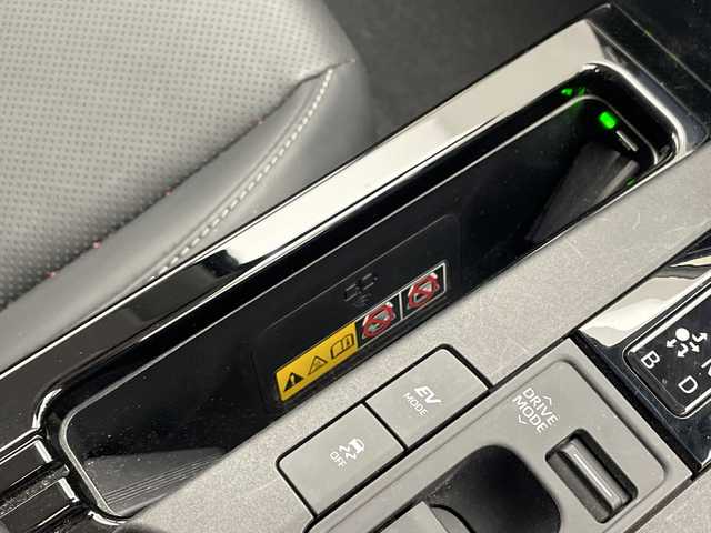 トヨタ プリウス Z 愛知県 2023(令5)年 2.3万km プラチナホワイトパールマイカ トヨタセーフティセンス/アドバンストパーク/純正12.3型ディスプレイオーディオ　ナビ機能なし/全方位カメラ/レーダークルーズコントロール/シートヒーター/エアシート/バックカメラ/電動リアゲート/パワーシート/コーナーセンサー/純正アルミホイール/ETC2.0/ブラインドスポットモニター/LEDヘッドライト/ステアリングヒーター/オートマチックハイビーム/衝突軽減システム/フルセグ/Bluetooth/ステアリングスイッチ/スマートキー/プッシュスタート