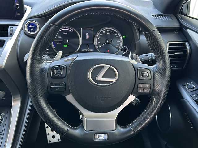 レクサス ＮＸ 300h Fスポーツ 千葉県 2018(平30)年 5.7万km グラファイトブラックガラスフレーク Lexus Safety System +/・プリクラッシュセーフティシステム/・レーンディパーチャーアラート＆キーピングアシスト/・オートマチック＆アダプティブハイビームシステム/・レーダークルーズコントロール/サンルーフ/シートヒーター/シートベンチレーション/パワーシート/シートメモリー/純正SDナビ/CD/DVD/SD/Bluetooth/フルセグTV/Miracast/全方位モニター/ビルトインETC2.0/ヘッドアップディスプレイ/ブラインドスポットモニター/電動リアゲート/クリアランスソナー/純正18インチAW/ステアリングヒーター/アイドリングストップ/革巻きステアリング/ステアリングスイッチ/パドルシフト/3眼LEDヘッドライト/フォグランプ/オートライト/オートリトラクタブルミラー/ウインカーミラー/純正フロアマット/スペアキー/カードキー