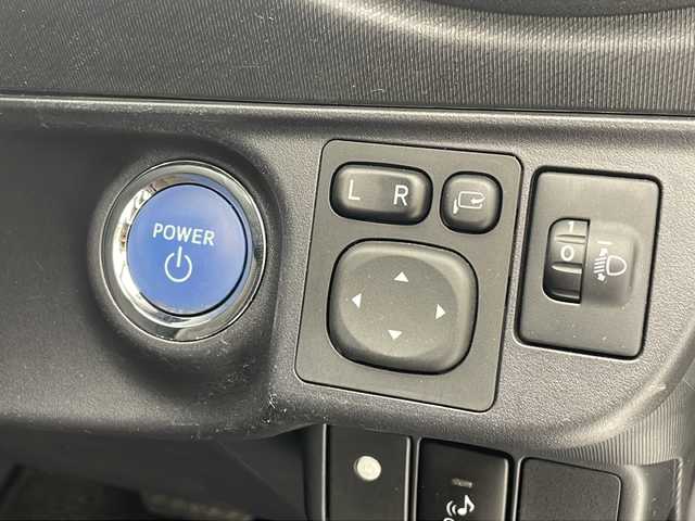 トヨタ アクア G 沖縄県 2014(平26)年 8.3万km パープル 純正ナビ（NHZDーW62G）　/　BT/HDD/フルセグ/バックカメラ　/ETC/純正ホイールキャップ/純正フロアマット　/プッシュスタート　/スマートキー　/スペアキー　/取扱説明書