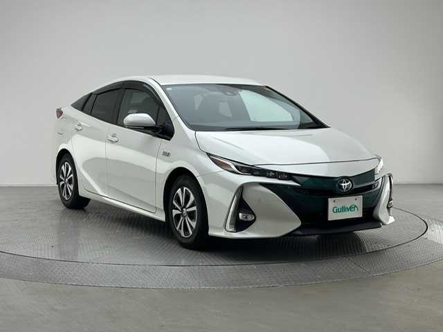 トヨタ プリウス ＰＨＶ A 兵庫県 2017(平29)年 4.8万km ホワイトパールクリスタルシャイン メーカー11インチナビゲーション/（Bluetooth/フルセグ/USB）/バックカメラ/純正ビルトインETC2.0/社外ドライブレコーダー/トヨタセーフティセンス/・プリクラッシュセーフティ/・レーンディパーチャーアラート/・レーダークルーズコントロール/・アダプティブハイビーム/・ブラインドスポットモニター/・インテリジェントクリアランスソナー/シートヒーター（D/N席）/LEDヘッドライト/LEDフォグランプ/純正15インチアルミホイール/純正フロアマット/純正ドアバイザー
