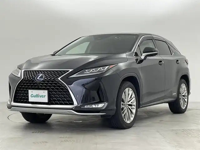レクサス ＲＸ 450h バージョンL 群馬県 2020(令2)年 5.9万km グラファイトブラックガラスフレーク ムーンルーフ/おくだけ充電/＝＝＝＝＝/純正12.3インチナビ/・AM/FM/CD/DVD/Blu-ray/フルセグTV/・USB/AUX/Bluetooth/・AppleCarPlay/AndroidAuto/Miracast/パノラミックビューモニター/前席パワーシート/メモリー機能/シートヒーター/シートベンチレーション/後席電動格納シート/シートヒーター(左右)/ステアリングヒーター/純正ビルトインETC2.0/Lexus Safety System +/・プリクラッシュセーフティ/・レーントレーシングアシスト/・オートマチックハイビーム/・レーダークルーズコントロール(全車速追従機能付)/・ロードサインアシスト/・先行車発進告知機能/パーキングサポートブレーキ/ブラインドスポットモニター/三眼LEDヘッドライト/電動パーキングブレーキ/オートブレーキホールド/プッシュスタート/スマートキー