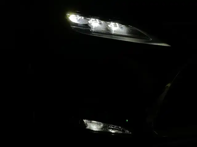 レクサス ＲＸ 450h バージョンL 群馬県 2020(令2)年 5.9万km グラファイトブラックガラスフレーク ムーンルーフ/おくだけ充電/＝＝＝＝＝/純正12.3インチナビ/・AM/FM/CD/DVD/Blu-ray/フルセグTV/・USB/AUX/Bluetooth/・AppleCarPlay/AndroidAuto/Miracast/パノラミックビューモニター/前席パワーシート/メモリー機能/シートヒーター/シートベンチレーション/後席電動格納シート/シートヒーター(左右)/ステアリングヒーター/純正ビルトインETC2.0/Lexus Safety System +/・プリクラッシュセーフティ/・レーントレーシングアシスト/・オートマチックハイビーム/・レーダークルーズコントロール(全車速追従機能付)/・ロードサインアシスト/・先行車発進告知機能/パーキングサポートブレーキ/ブラインドスポットモニター/三眼LEDヘッドライト/電動パーキングブレーキ/オートブレーキホールド/プッシュスタート/スマートキー