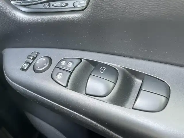 日産 セレナ ハイウェイスター プロパイロットED 新潟県 2017(平29)年 5.5万km ブリリアントホワイトパール ワンオーナー/純正ホイール装着/社外ホイールスタッドレスタイヤ車載/メモリナビ/フルセグテレビ/バックカメラ/アイドリングストップ/ウィンカーミラー/プロパイロット/ドアバイザー/プッシュスタート/両側パワースライドドア/ETC/TVキャンセラー/純正フロアマット/スペアキー1個
