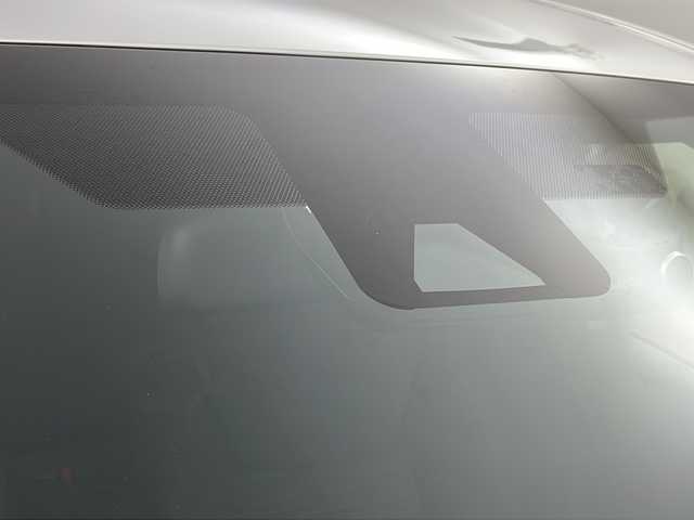 トヨタ ヤリス ハイブリッド Z 栃木県 2020(令2)年 5万km シルバーM トヨタセーフティセンス/・プリクラッシュセーフティ/・誤発進抑制/・ブラインドスポットモニター/・レーントレーシングアシスト/・レーダークルーズコントロール/・オートハイビーム/トヨタ純正ディスプレイオーディオ/・Bluetooth/Apple CarPlay/Android Auto/・USB/Miracast/・FM/AM/ドライブレコーダー/ビルトインETC/シートヒーター(D/N席)/LEDヘッドライト/純正16インチアルミホイール/ドアバイザー/フロアマット/保証書、取扱説明書