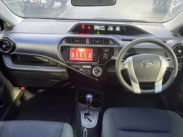 トヨタ アクア S 新潟県 2016(平28)年 10.2万km ディープアメジストマイカメタリック 純正HDDナビ/（BT／AM／FM〉/プッシュスタート/フルセグTV/バックカメラ/シートヒーター（運転席＋助手席）/オートライト/スペアキー/シガーソケット/ドアバイザー/電動格納自動ミラー/保証書/取り扱い説明書