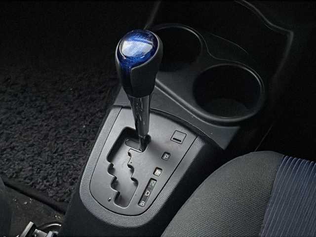 トヨタ アクア S 新潟県 2016(平28)年 10.2万km ディープアメジストマイカメタリック 純正HDDナビ/（BT／AM／FM〉/プッシュスタート/フルセグTV/バックカメラ/シートヒーター（運転席＋助手席）/オートライト/スペアキー/シガーソケット/ドアバイザー/電動格納自動ミラー/保証書/取り扱い説明書