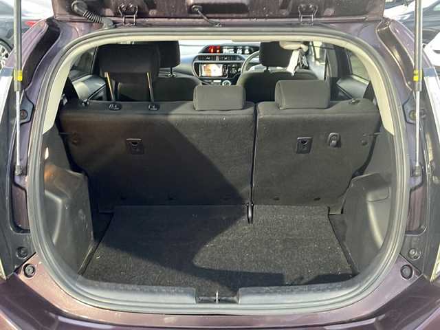 トヨタ アクア S 新潟県 2016(平28)年 10.2万km ディープアメジストマイカメタリック 純正HDDナビ/（BT／AM／FM〉/プッシュスタート/フルセグTV/バックカメラ/シートヒーター（運転席＋助手席）/オートライト/スペアキー/シガーソケット/ドアバイザー/電動格納自動ミラー/保証書/取り扱い説明書